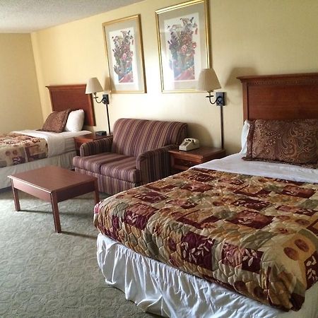 Plaza Hotel And Suites Pine Bluff Esterno foto