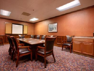 Plaza Hotel And Suites Pine Bluff Servizi foto