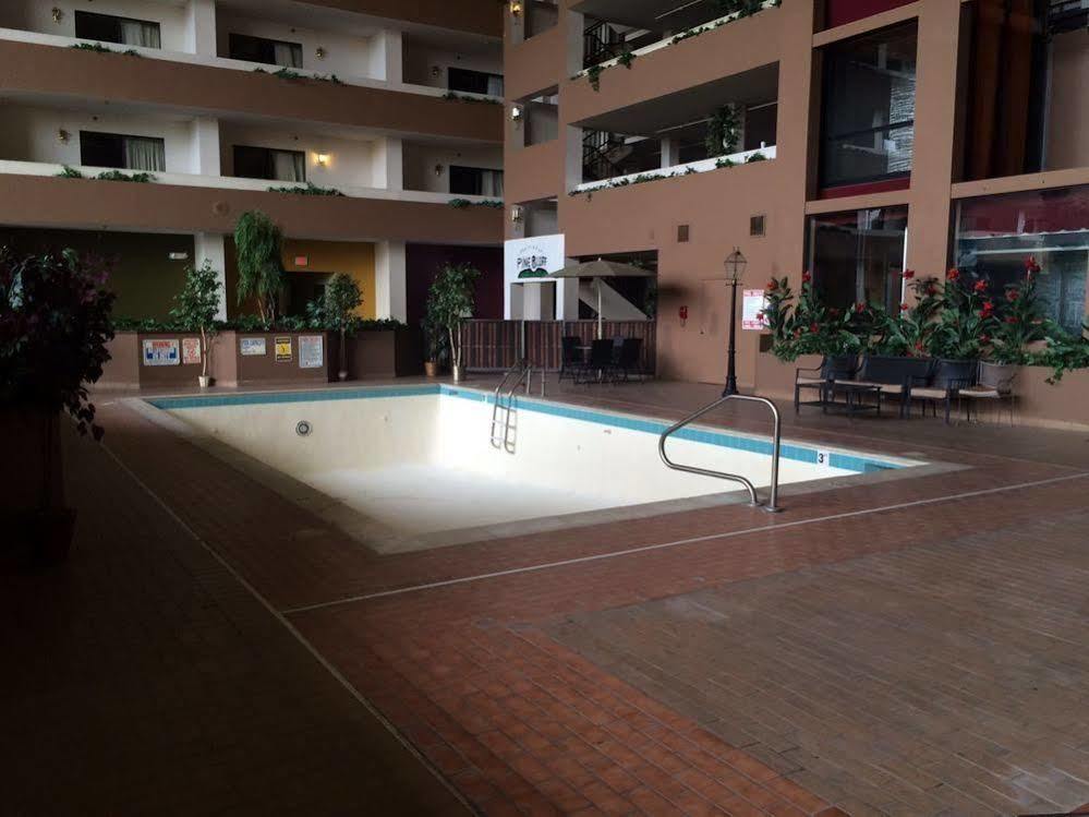 Plaza Hotel And Suites Pine Bluff Esterno foto