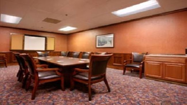 Plaza Hotel And Suites Pine Bluff Servizi foto